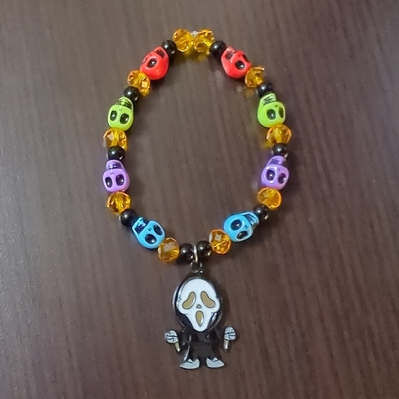 Halloween Ghost face charm stretch bracelet - Picture 1 of 4